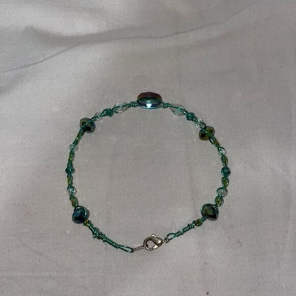 Beaded and wire bracelet - Picture 5 of 5